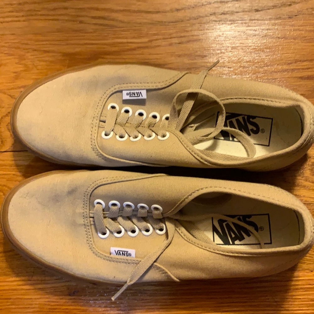 Tan vans